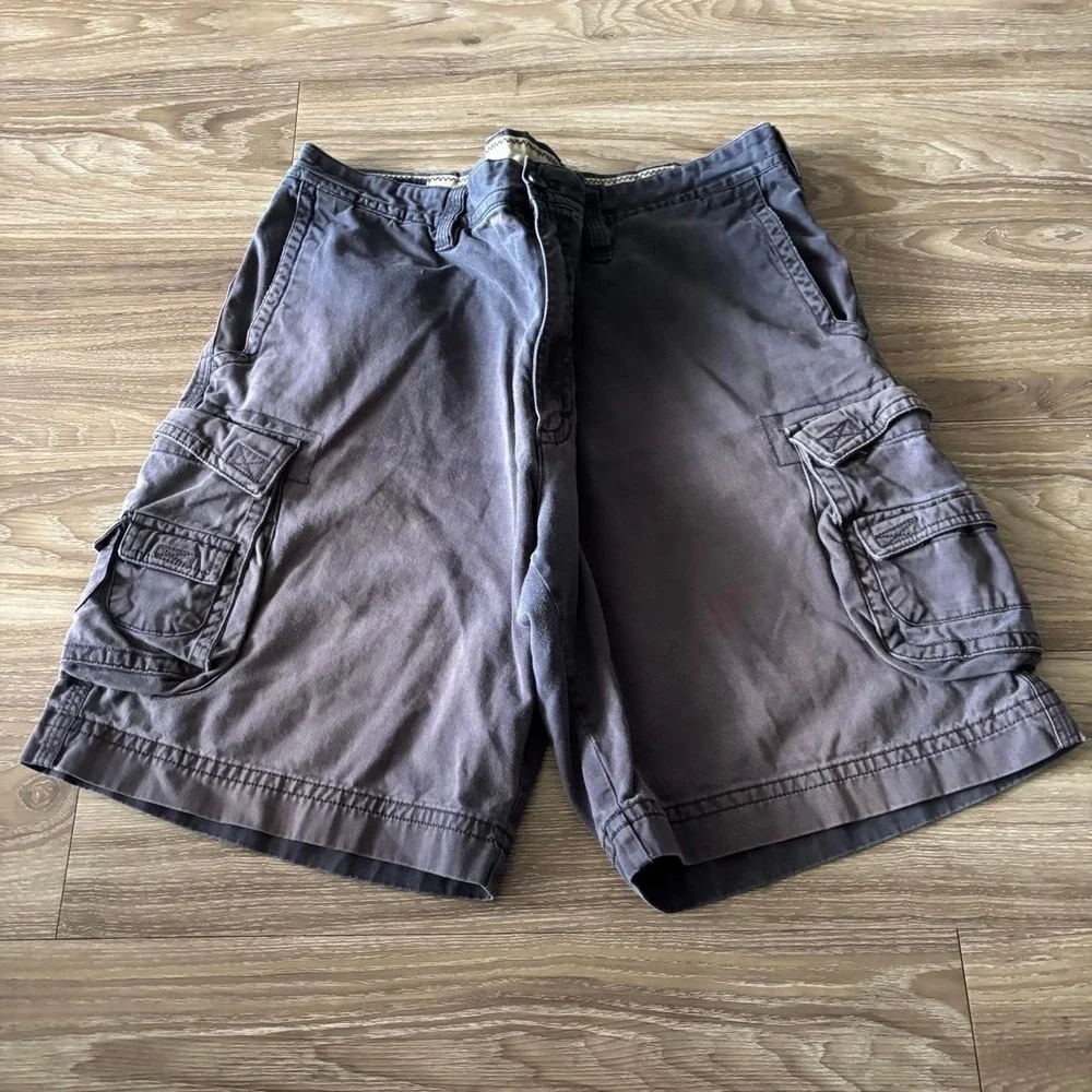 Vintage Y2K/2000s Baggy Faded Grey Skater Cargo Shorts! Size 40